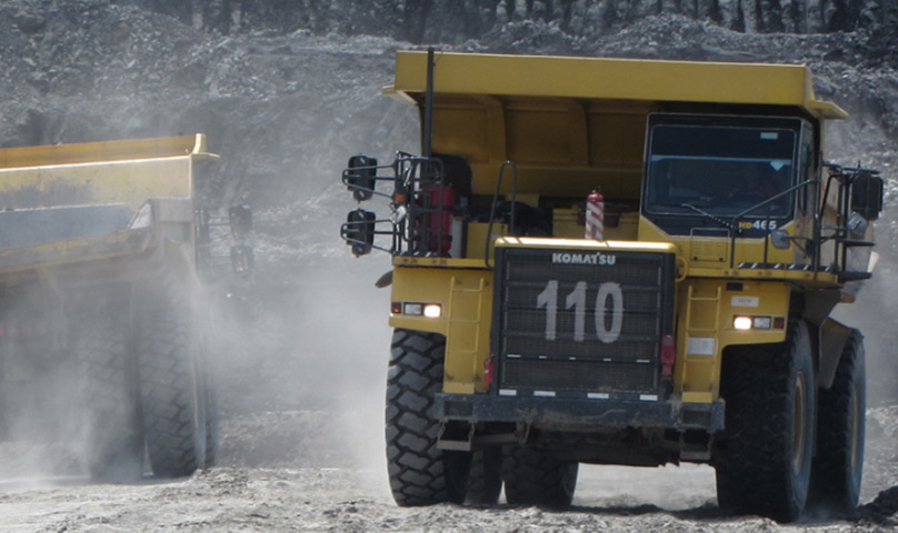 Komatsu Dump Truck HD465-7 Solusi Pengangkutan Sektor Tambang